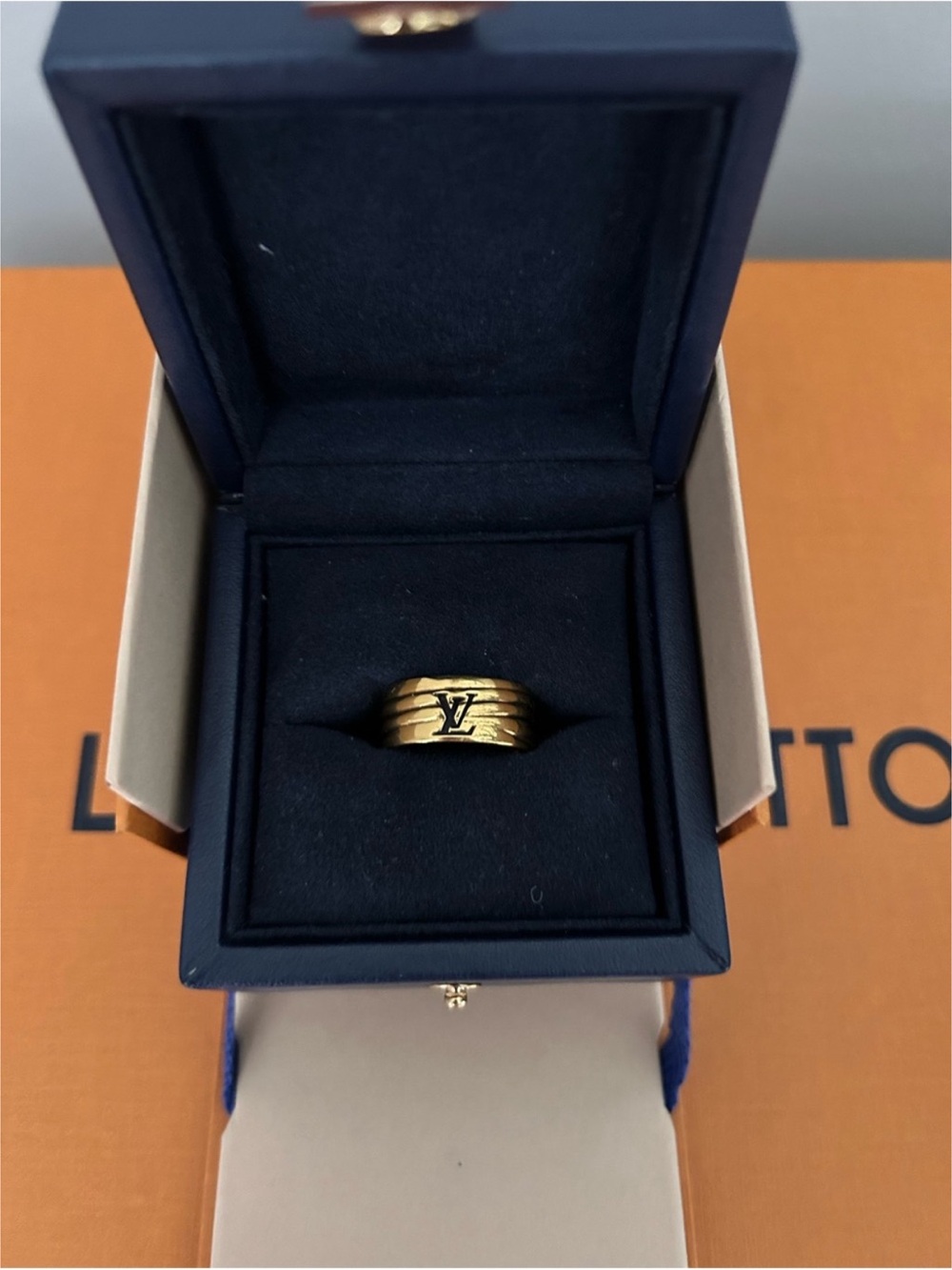 Louis Vuitton Unisex Epi Leather-Patterned Ring SIZE LARGE